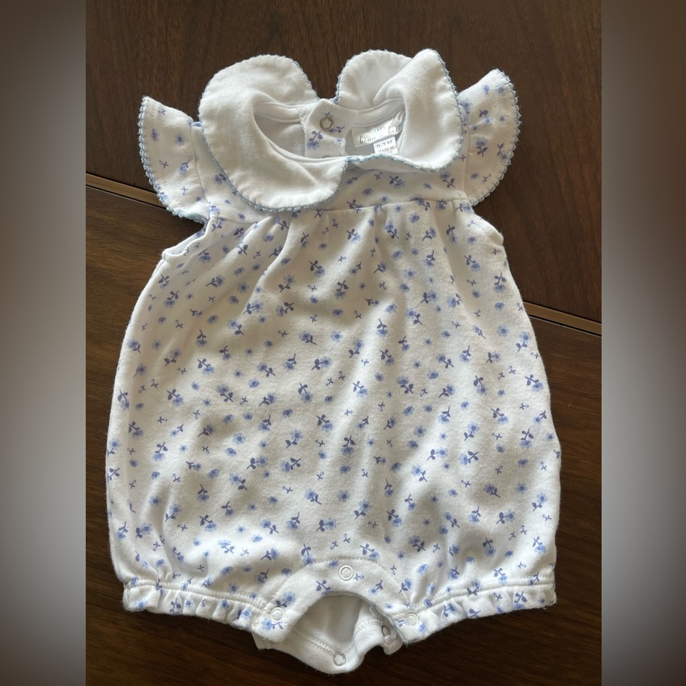 0-3M foral print Tres Beau et Belle Romper